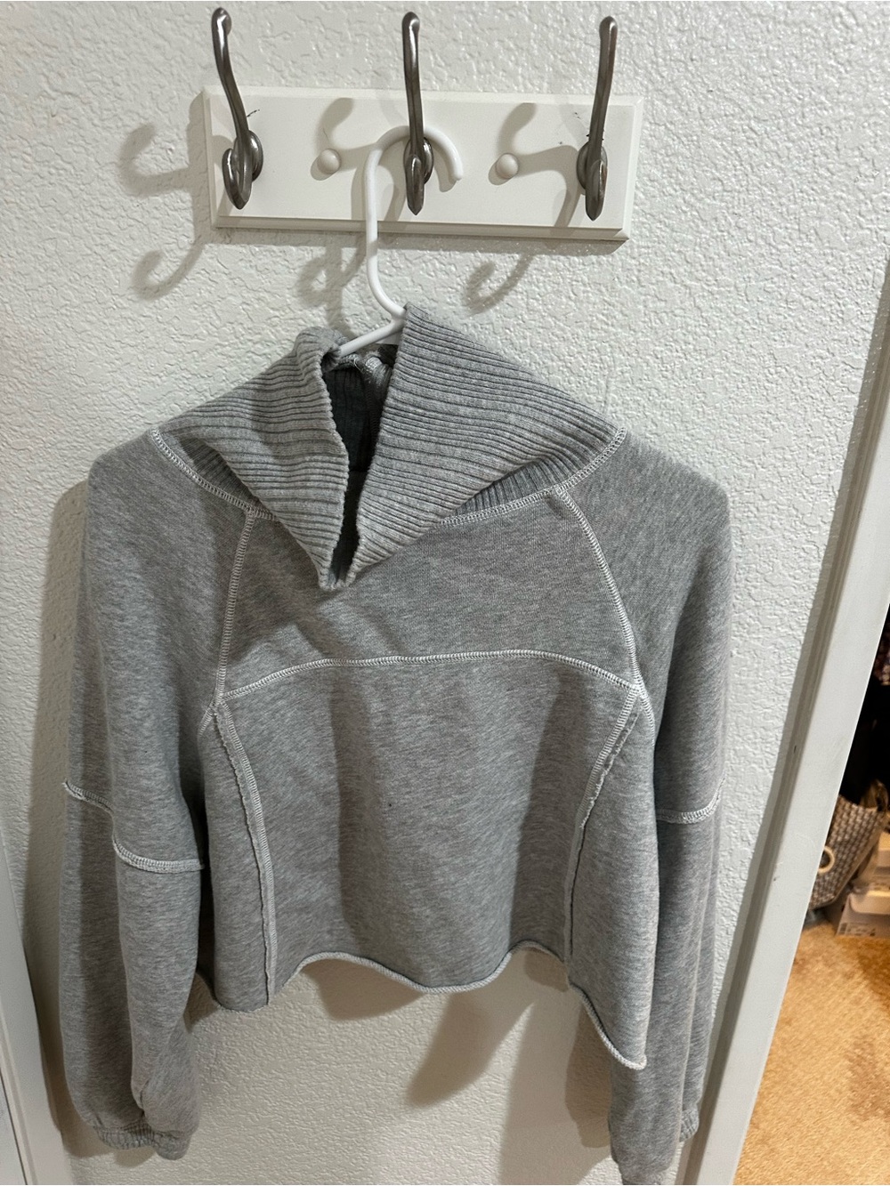 aerie Gray Ribbed Funnel Cropped Sweater